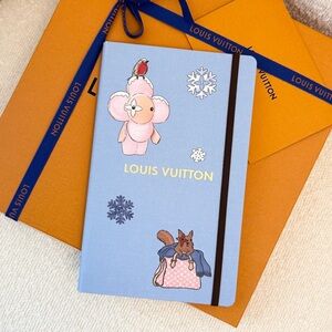 ✨NEW✨Louis Vuitton 2025 “Vivienne Holidays” Jane Notebook MM & Stickers